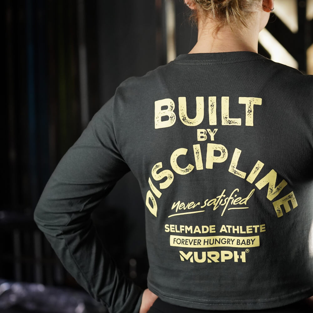 Crop Top Manga Larga Built by Discipline - Gris Charcoal