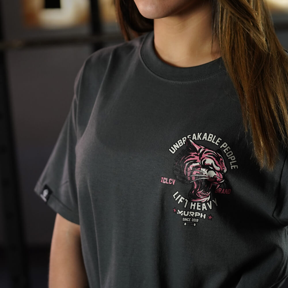 Polera Oversize Be a Tiger - Gris Charcoal