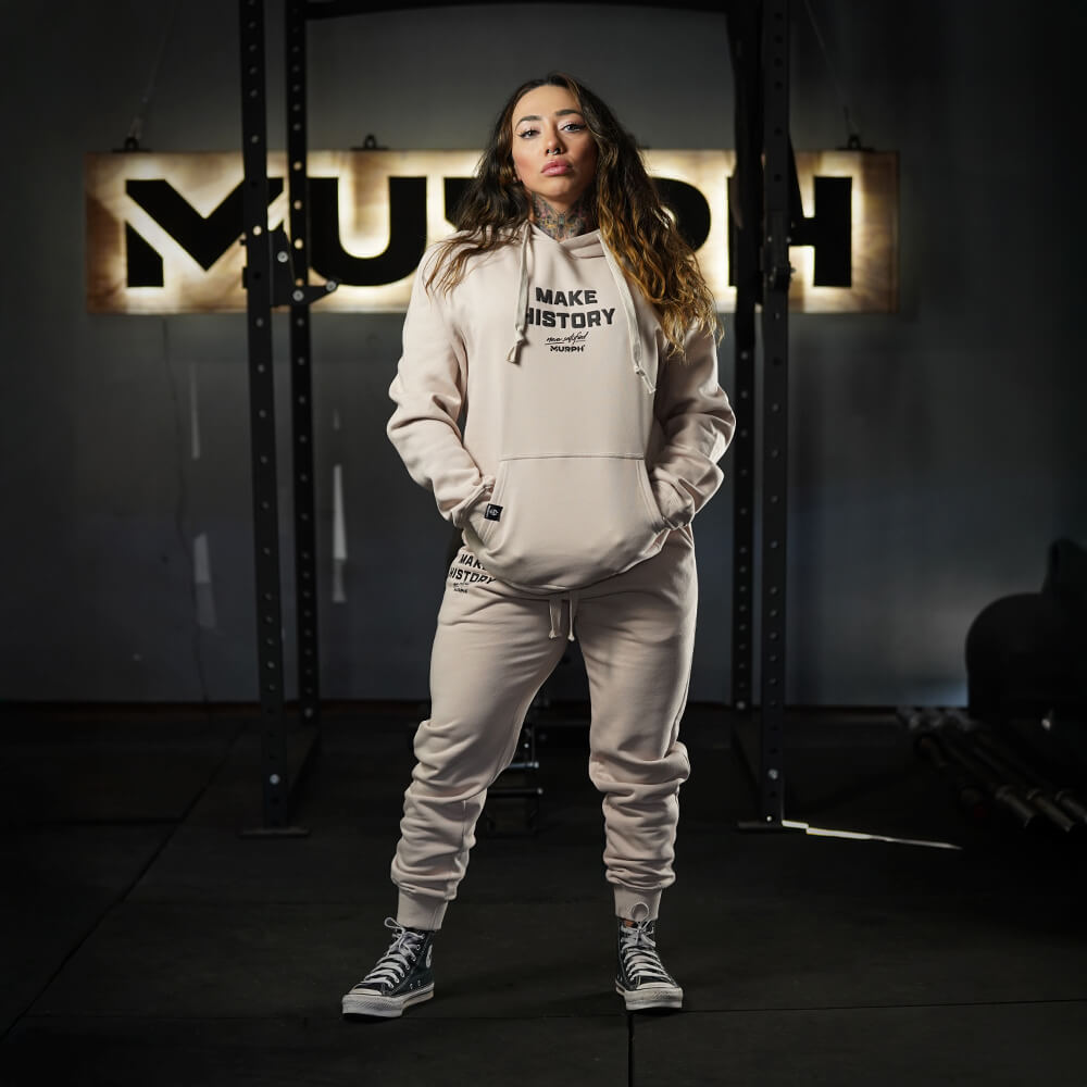 Fitted Jogger Make History - Sweet cream