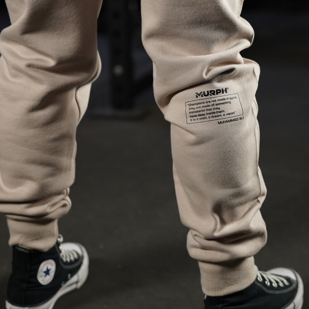 Fitted Jogger Make History - Sweet cream