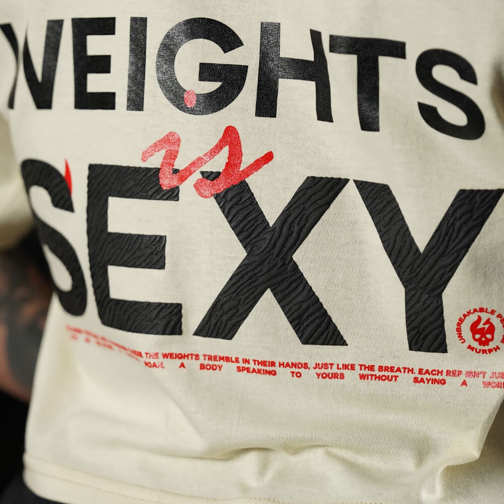 Crop Top Oversize Lifting Weights Is SEXY - Sweet Cream