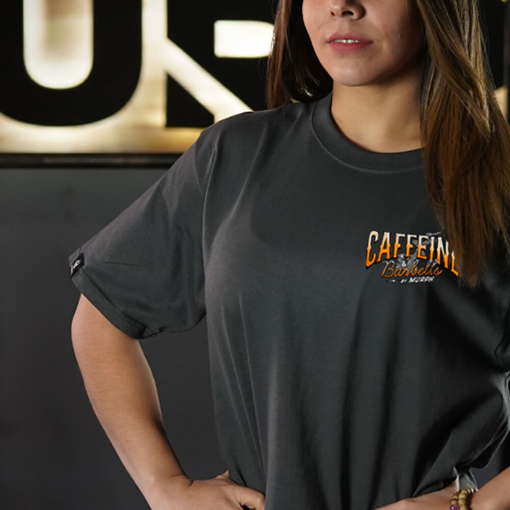 Polera Oversize Caffeine & Barbells - Gris Charcoal