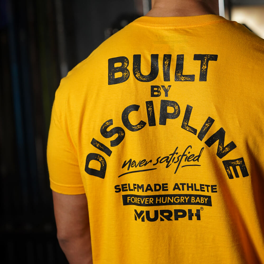 Polera Regular Fit Built By Discipline - Amarillo