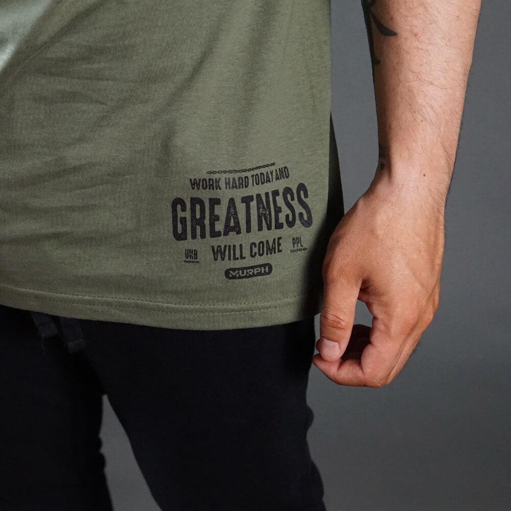 Polera Regular Fit Greatness - Verde Táctico