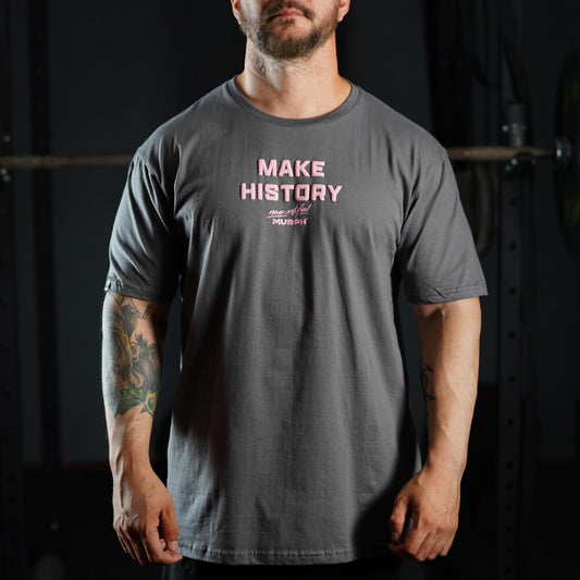 Polera Regular Fit Make History - Gris Charcoal