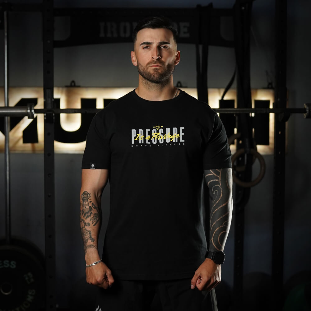 Polera Regular fit Pressure is a Privilege - Negro